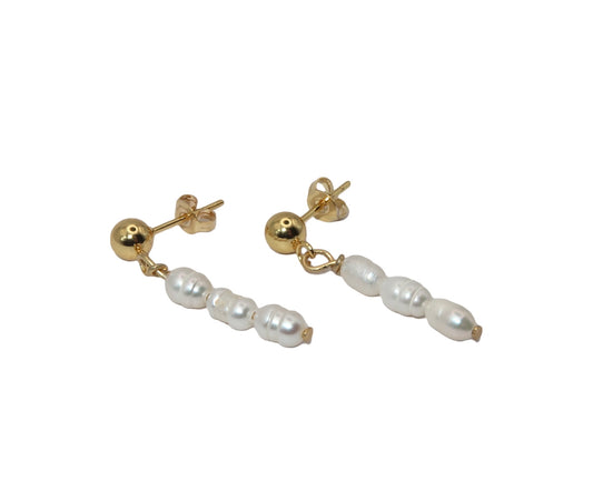 Triple pearl earring